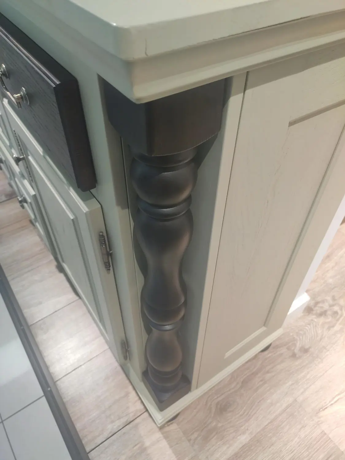 Сервант Валенсия 2-69 сосна