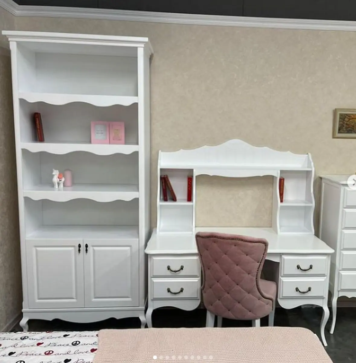 Стеллаж Авиньон с дверками