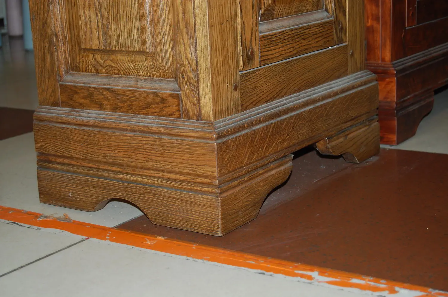 Комод массив с дверцей Луи Филипп ОВ 04 (массив)