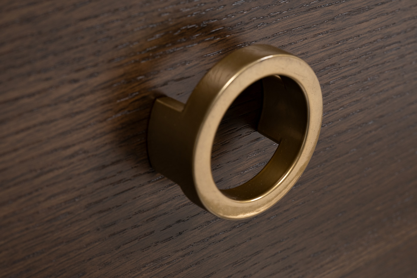 40AD-00099 Тумба под ТВ коричневая 200*45*47,5см