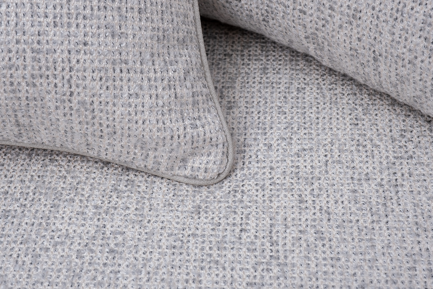 Диван Sorrento(K) 230M трехм.раск c кантом,велюр св.беж Santo1902-SECRU+Nev83 230*101*86