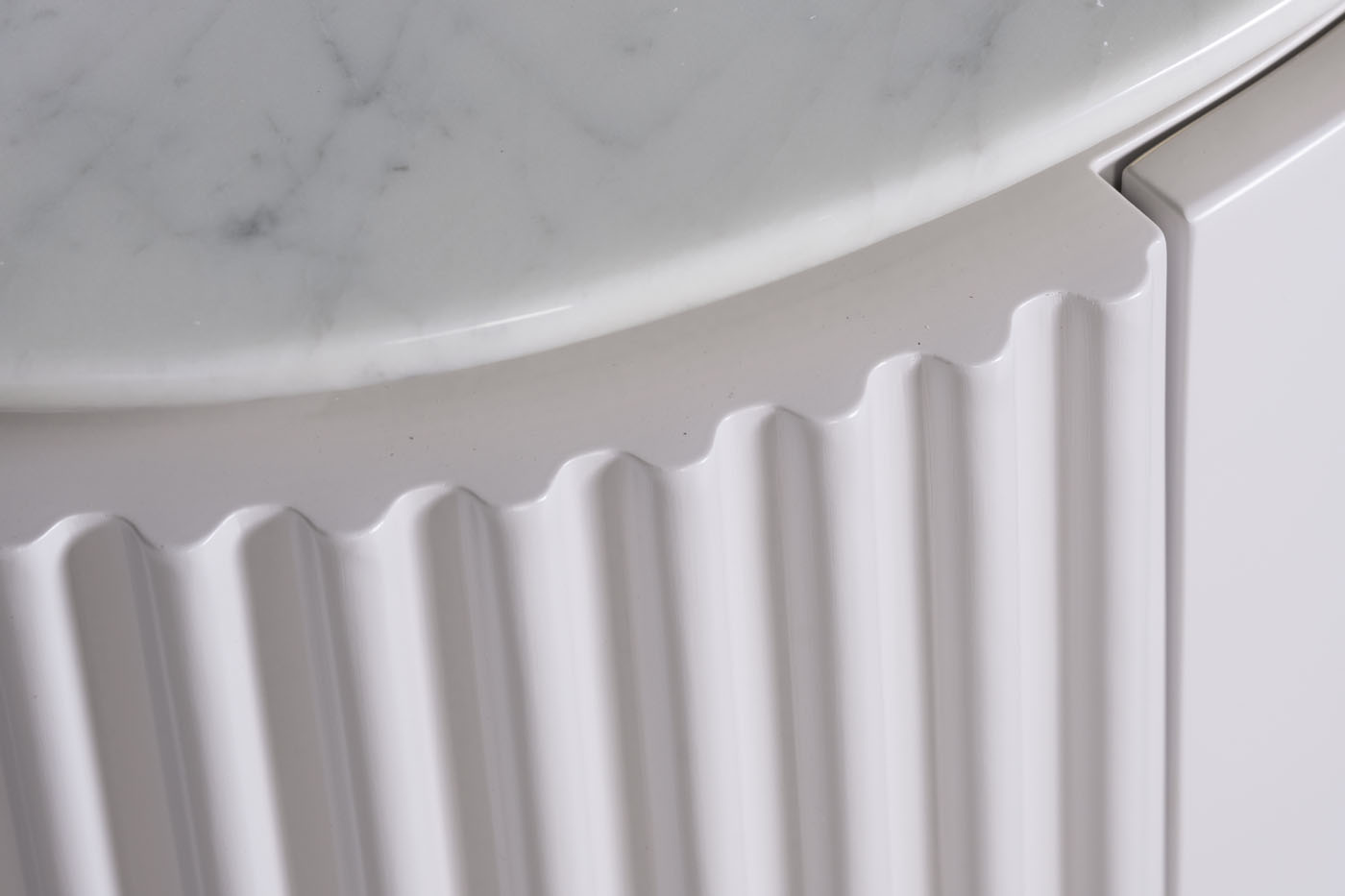 77IP-GD010-TUMB Тумбочка LUCIANO