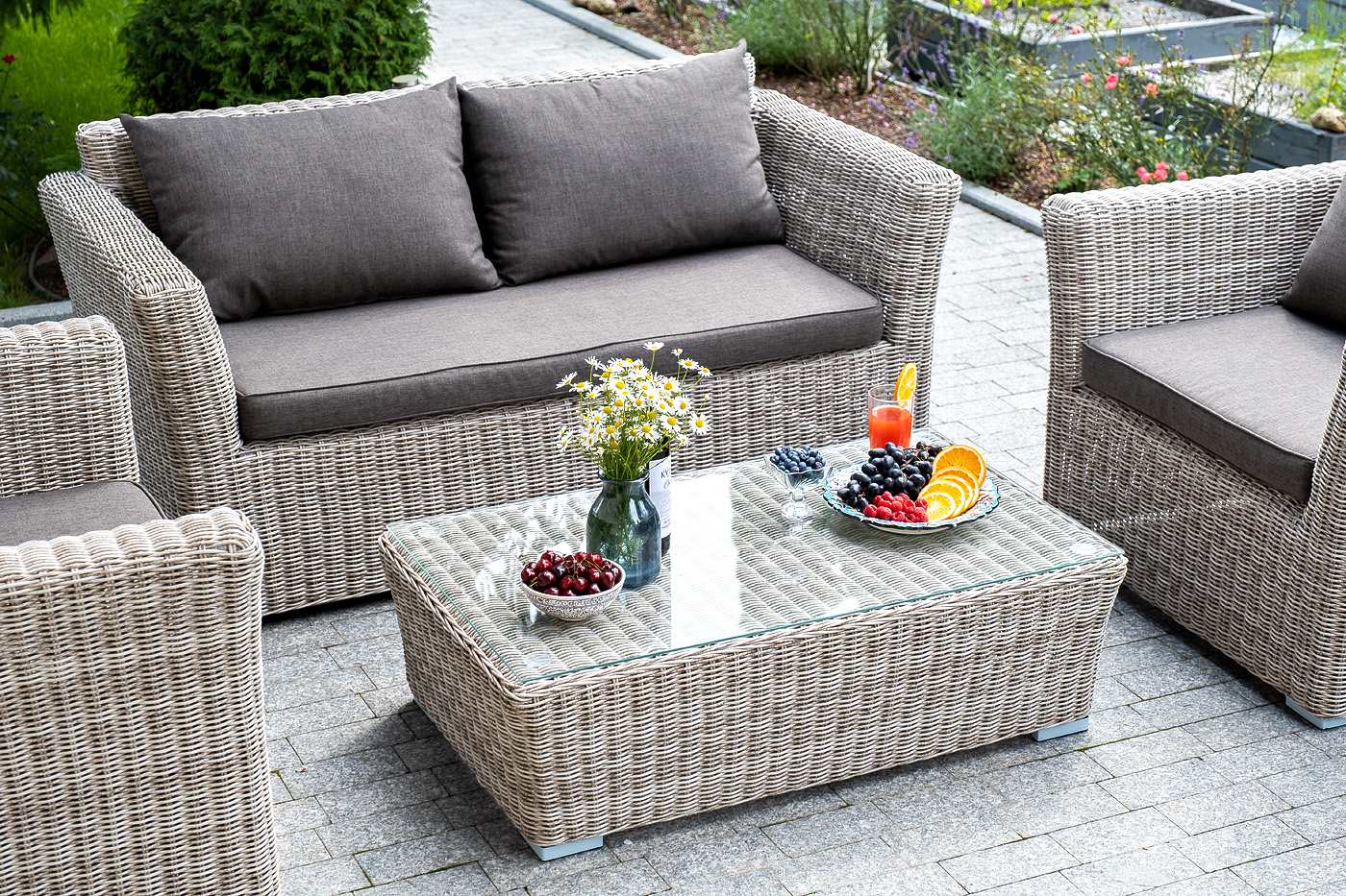 "Капуто" журнальный столик из искусственного ротанга, цвет бежевый